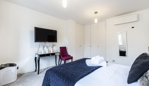 Apartment (4 Bedrooms)