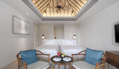 Premium Ocean Pool Suite Twin