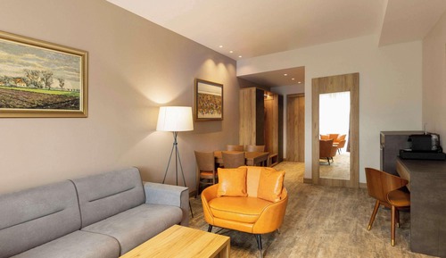 Executive Suite, 1 King Bed, Balcony