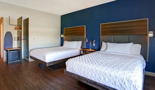 Room, 2 Queen Beds
