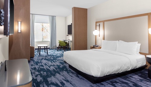 Suite, 1 King Bed (Hearing Accessible)
