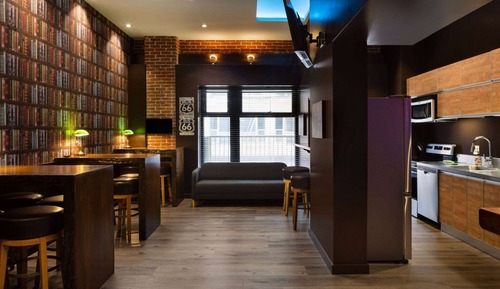 Suite, 5 Bedrooms, Accessible, Non Smoking (Mobility/Hearing, Tub w/Grab bars)