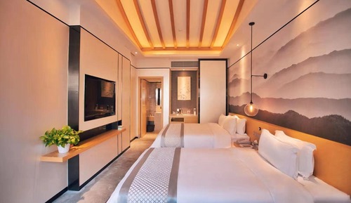 Courtyard Double Room (1 Queen and 1 Twin)