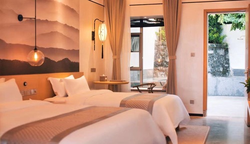 Kangyang Family Room (1 Queen and 1 Twin)