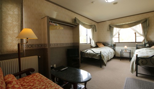 Corner Twin Room