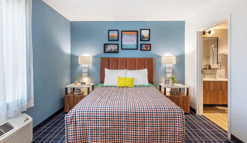 Studio Suite, 1 Queen Bed, Non Smoking, Kitchenette