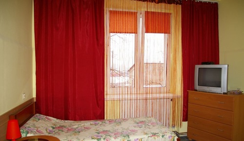 Room, Shared Bathroom (1)