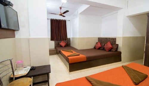 Six Bedded Ac Room
