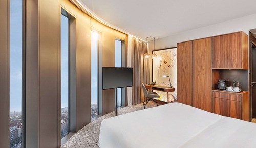 Panoramic Room, Club Lounge Access