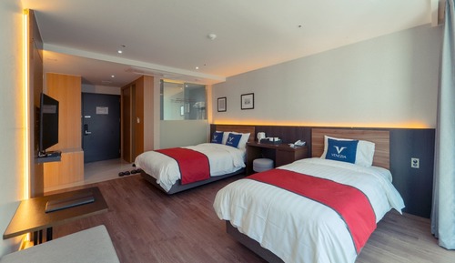 Superior Family Twin Room, Partial Ocean View