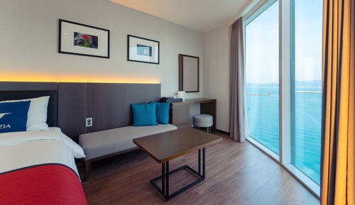 Deluxe Corner Room, Ocean View