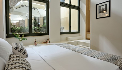 Suite, Ground Floor (Metropolitan)
