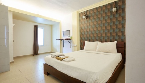 Private Room with patio and Sea view