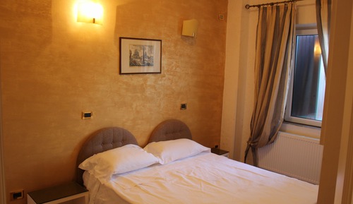 Double or Twin Room with Sea View