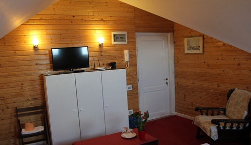 Double Room (or triple room in attic)
