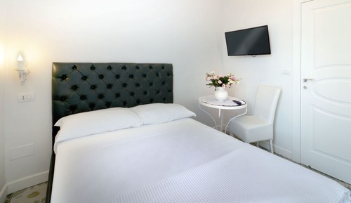 Junior Room, Balcony