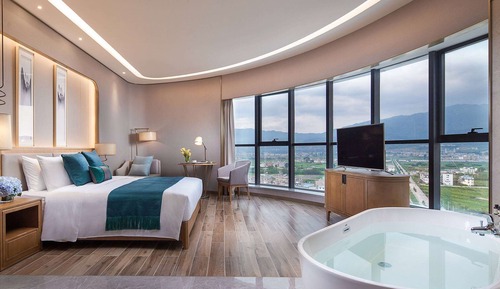 Deluxe Suite, 1 King Bed, Non Smoking