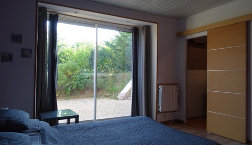 Room (1)