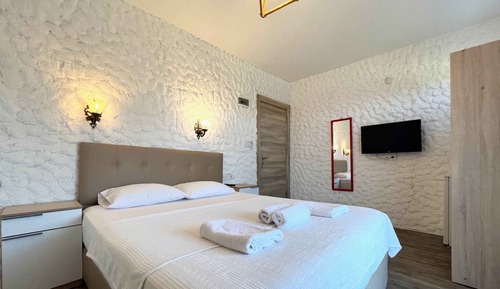 French Balcony (Double Bed)