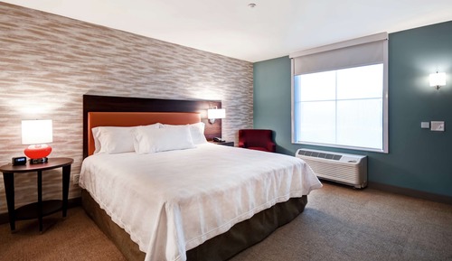 Suite, 1 King Bed, Accessible, Bathtub