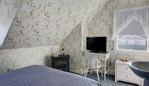 Deluxe Room, 1 Queen Bed, Non Smoking