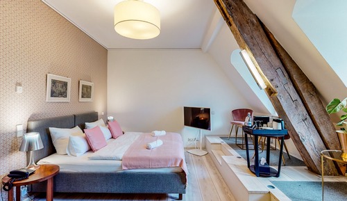 Deluxe Double Room (Kleines Gaubenzimmer)