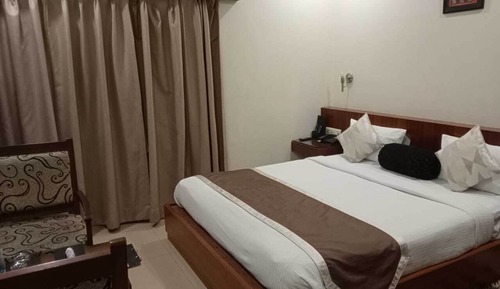 Double Bed AC Premium Room 