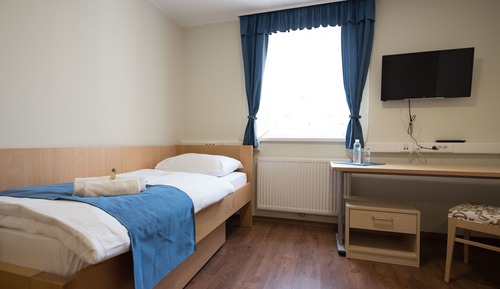 Studio, 1 Twin Bed