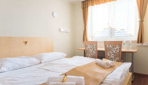 Studio Double Bed
