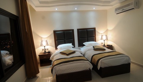City Triple Room