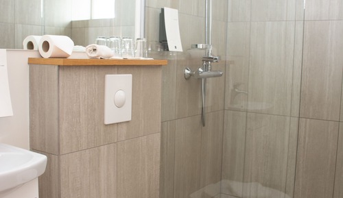 Standard Triple Room, Private Bathroom