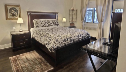 Economy Room, 1 Queen Bed