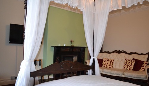 Honeymoon Suite