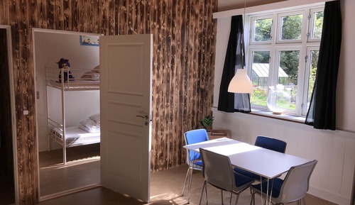 Big Two-Bedroom Apartment with Private Bathroom & Kitchen