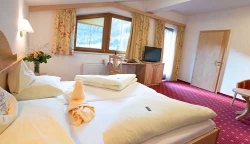 Suite, Balcony, Mountain View