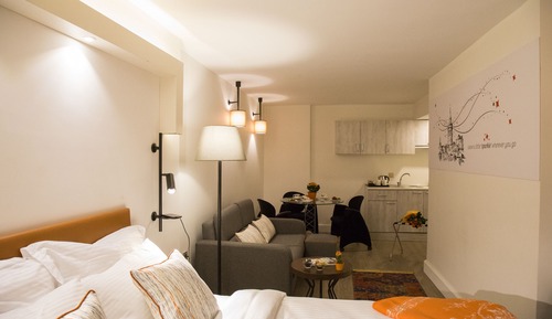 Family Studio, 1 Queen Bed