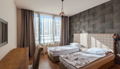 Family Apartment, 2 Bedrooms, Pool Access