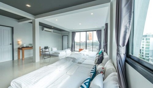 Family Room, Executive Level