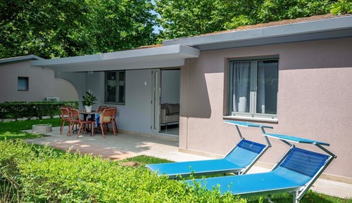 Deluxe Bungalow S