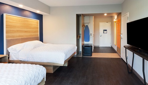Room, 2 Queen Beds, Accessible (Hearing)