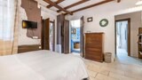 Classic Double Room (Vista Patio)
