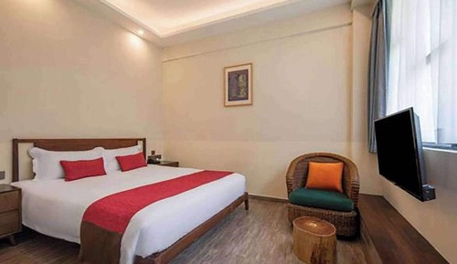 Room, 1 King Bed, Non Smoking, Garden View