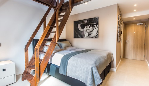 Deluxe Suite