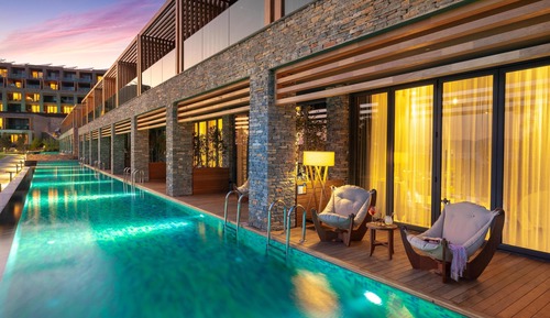 Laguna Deluxe Room Partial Sea View  Swim Up