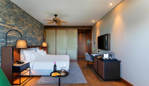 Superior Room, Partial Sea View