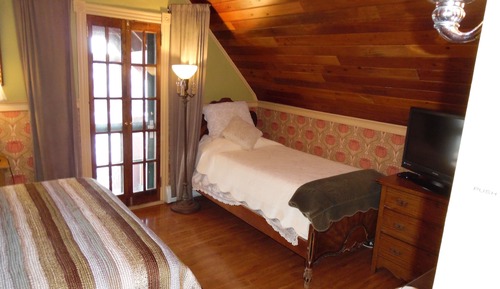 Standard Triple Room, Ensuite (Shel Silverstein)