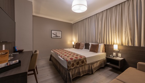 Suite, Jetted Tub (Master)
