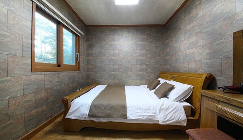 Condo (Iseul)