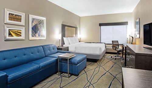 Deluxe Suite, 1 King Bed, Non Smoking