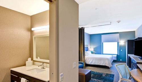 Studio, 1 King Bed, Accessible, Bathtub